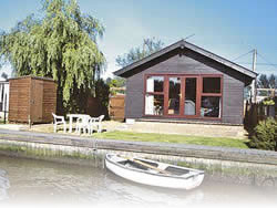 Brundall cottage & lodges